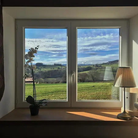 Pierre De Lune 3* Larajasse