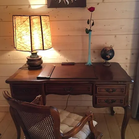 Pierre De Lune Bed & Breakfast Larajasse